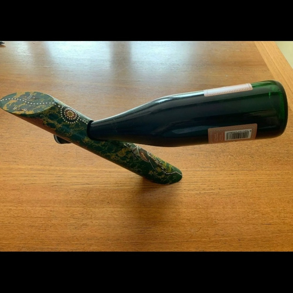 AUSTRALIA KANGAROO WINE BOTTLE HOLDER HAND CARVED WOOD ART HOME DECOR BAR